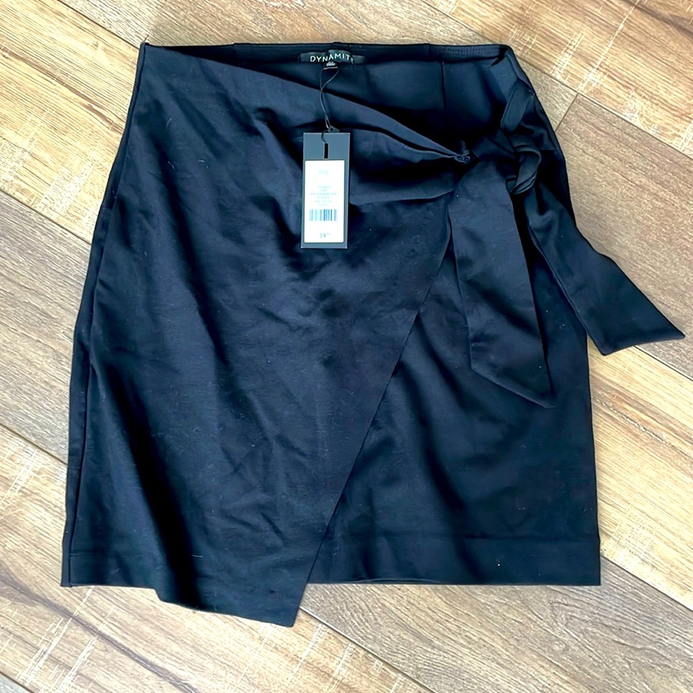 Dynamite wrap skirt